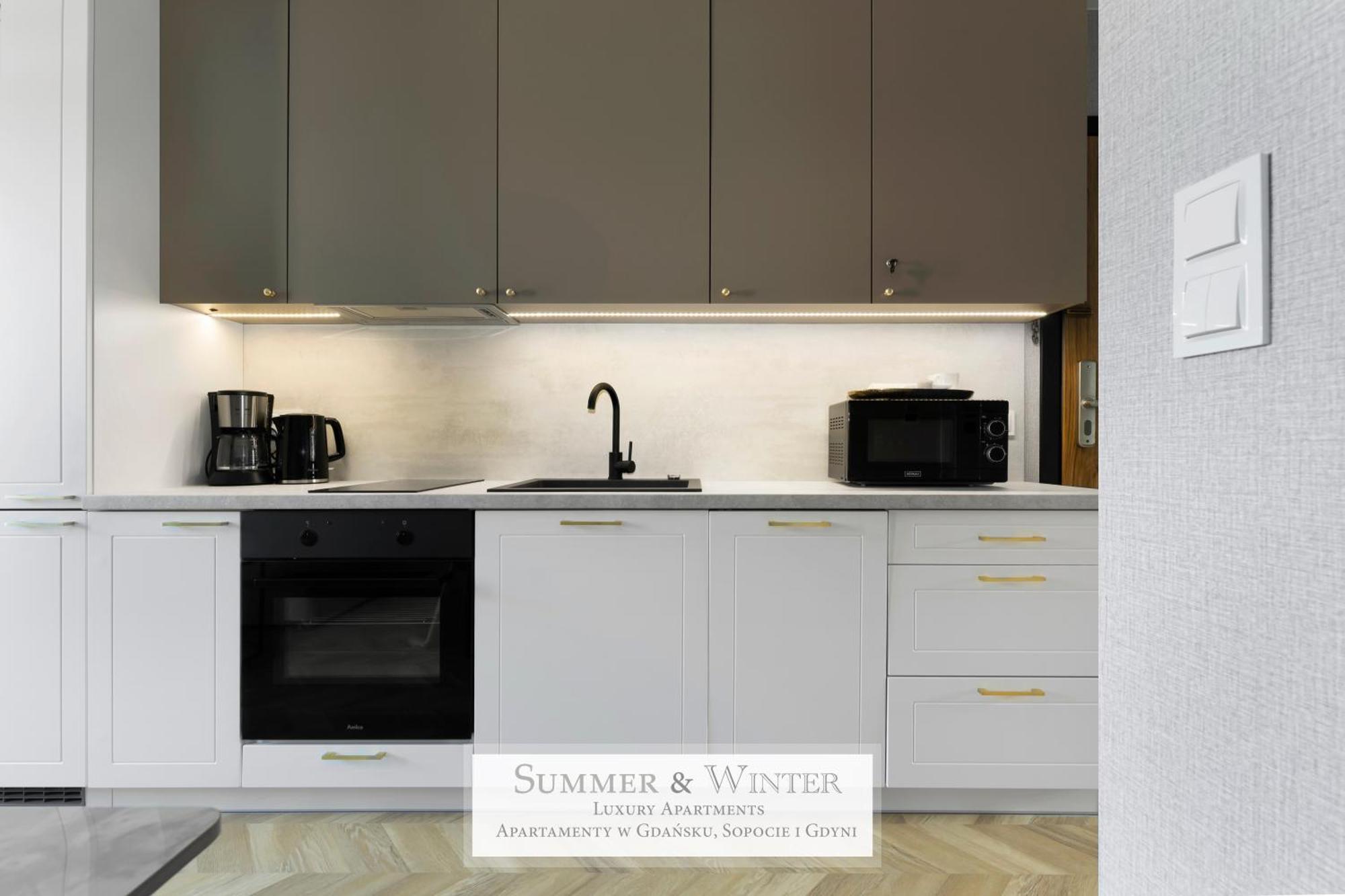 4 Stars, New Luxury Butterfly & Bike Apartments, Gdynia Orlowo, 15 Wyposazonych Mieszkan, Z Sypialnia, Winda I Platnym Parkingiem, Wysoki Standard Summerwinter, Blisko Molo Orlowo, Drog Rowerowych, Stadniny I Golf Park Eksteriør billede